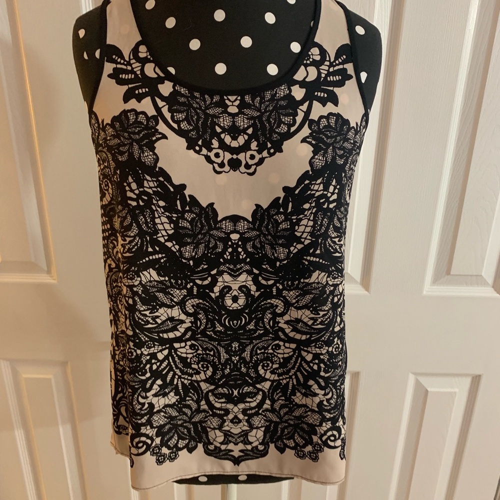 Express | split back tank - Picture 2 of 5